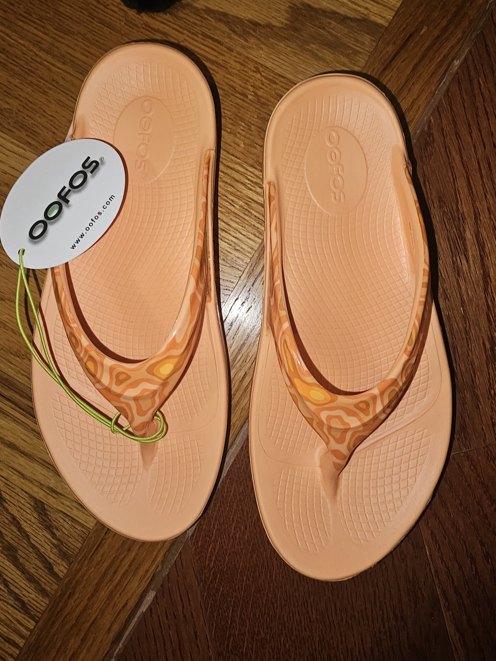 OOFOS  Oolala Limited Glow Water Camo Women’s Peach Patterned Strap Sandals